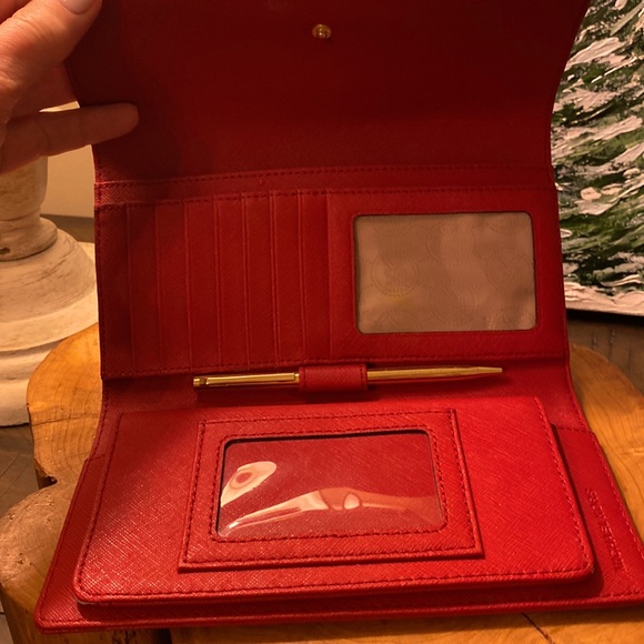 Michael Kors Jet Set Travel Leather Checkbook Wallet Chili Red. Gently Loved. 🥰 - Picture 2 of 6